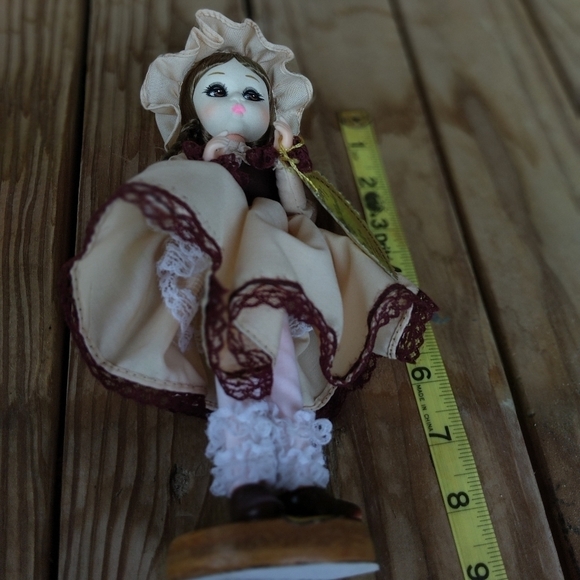 Vintage Big Eye Bradley's Wonderful World of Dolls Carrie Doll 80s - Picture 9 of 10